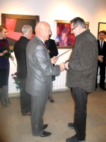 <h4>Ryszard Gancarz odbiera I Nagrod Burmistrza Sandomierza <br />z rk Jerzego Borowskiego</h4>