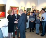 <h4>Stanisaw wieca odbiera III Nagrod Biura Wystaw Artystycznych w Sandomierzu <br />z rk Katarzyny Pisarczyk</h4>